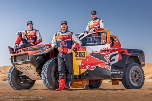 Toyota Gazoo Racing W2RC no Dakar 2026 com as novas DKR GR Hilux