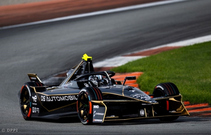 Jessica Edgar and Lindsay Brewer drove the DS E-Tense FE25