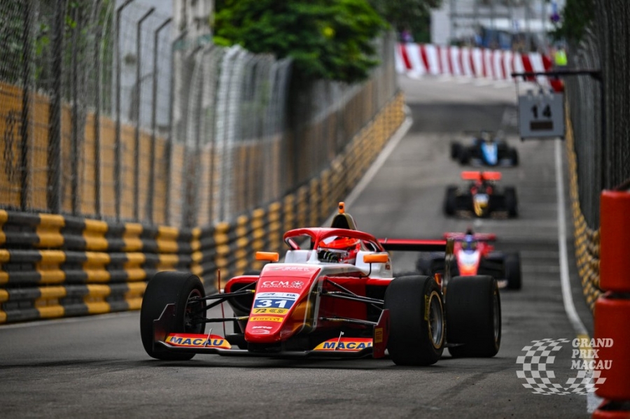 Freddie Slater dominates Macau Grand Prix