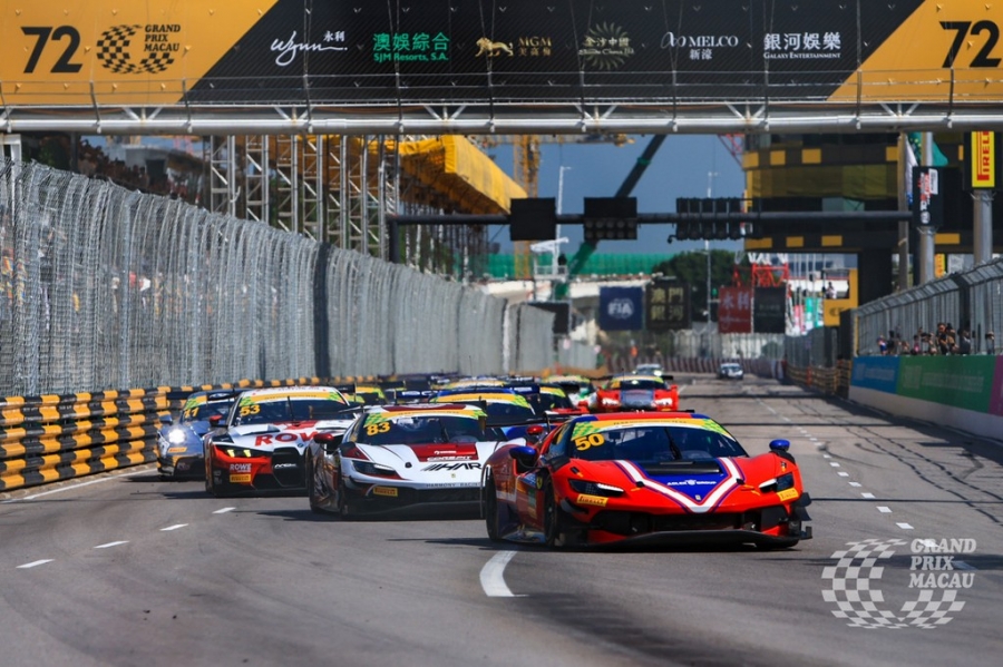 Antonio Fuoco roars to Victory at the Macau GT Cup