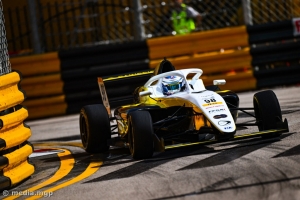 Wheldon grabs Pole for inaugural Macau F4 Race