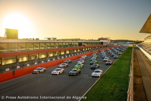 Porsche liga motores no Algarve