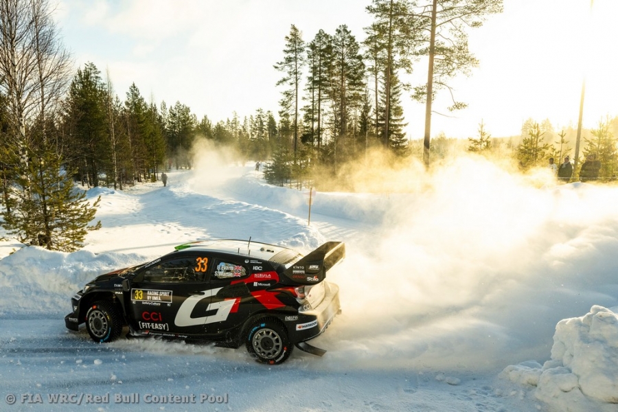 Evans defends slim lead in Rally Sweden