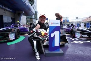 Nick Cassidy produces dominant lights-to-flag Victory