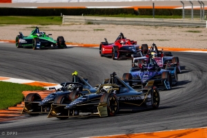 Maximilian Günther e Taylor Barnard concluem Testes de Pré-Temporada