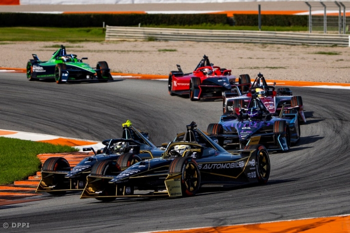 Maximilian Günther e Taylor Barnard concluem Testes de Pré-Temporada