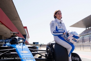 Jamie Chadwick reaches pinnacle of motorsport with Williams F1 Team test