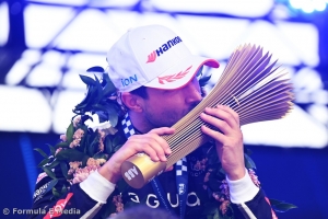 Mitch Evans switchback move secures Miami E-prix Victory