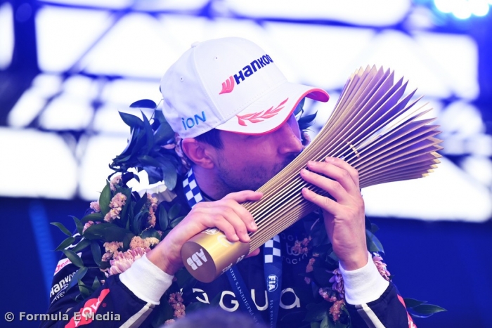 Mitch Evans switchback move secures Miami E-prix Victory