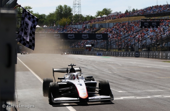 Nael takes impressive Budapest F3 victory