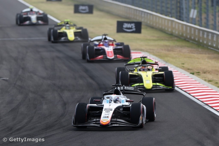 Le&oacute;n keeps Maini and C&acirc;mara at bay to win in Budapest