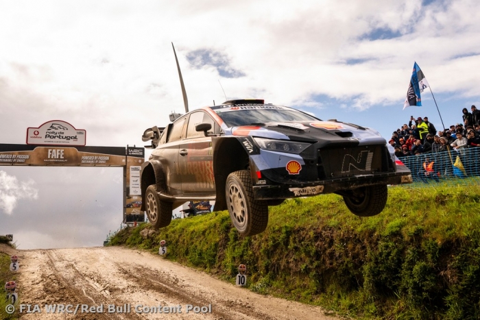 Neuville wins in Portugal after late Toyota heartbreak