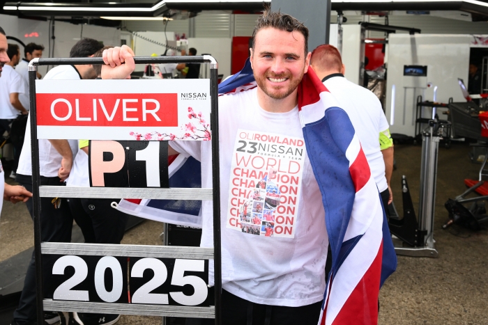 Rowland produces World Champion drive to seal Title