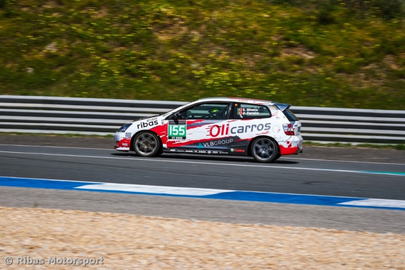 Andr&eacute; Ferreira e Estev&atilde;o Oliveira dominam na TypeR Legacy Cup