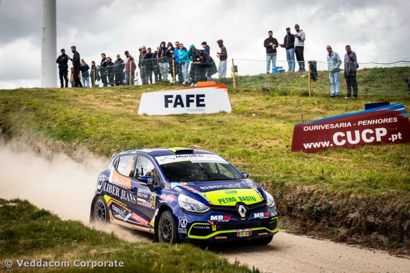 M&aacute;rio Castro conquista duplo p&oacute;dio no Historic Rally Fafe