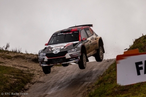 Ernesto Cunha com entrada sólida em Fafe