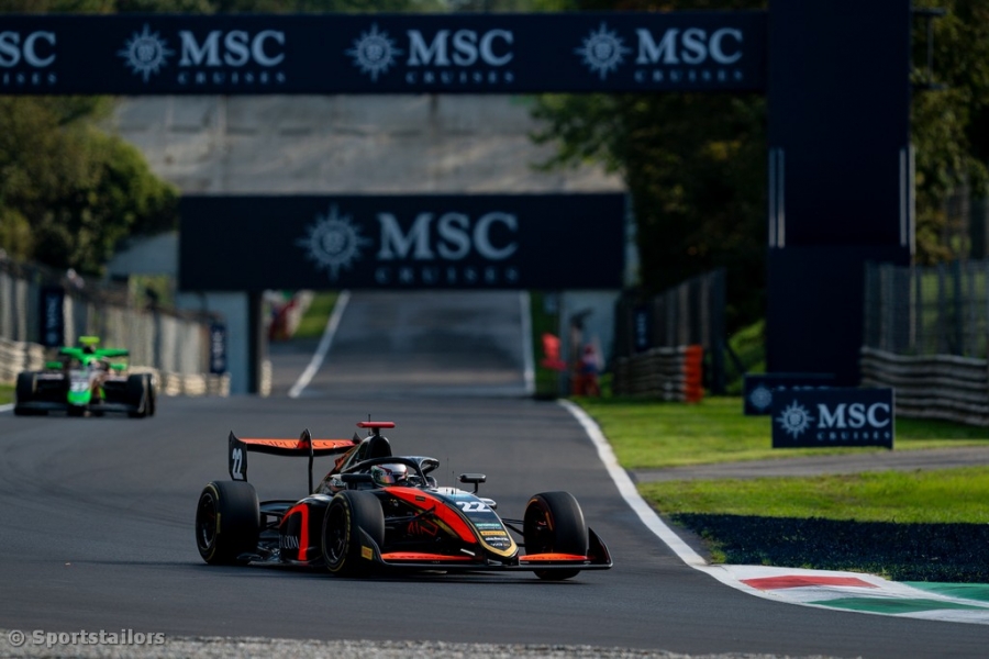 Ivan Domingues tem fim-de-semana infeliz em Monza