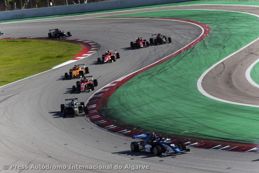 F4 Espanha regressa ao Algarve