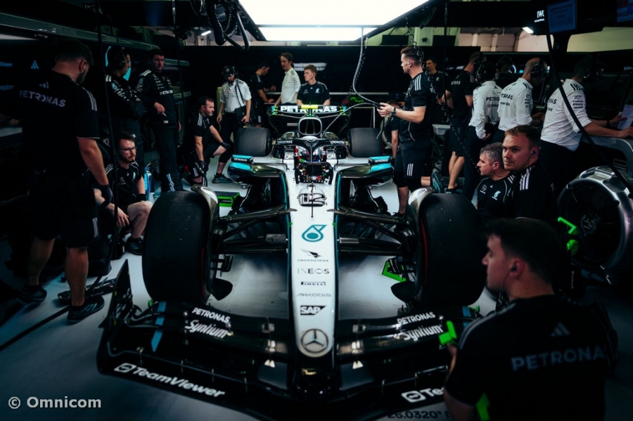 Signify e Mercedes-AMG F1 Team assinalam parceria