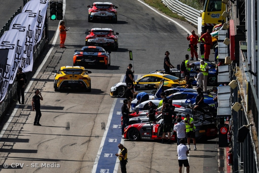 Jovens talentos Espanh&oacute;is refor&ccedil;am a nova gera&ccedil;&atilde;o de pilotos de GT4 do SE