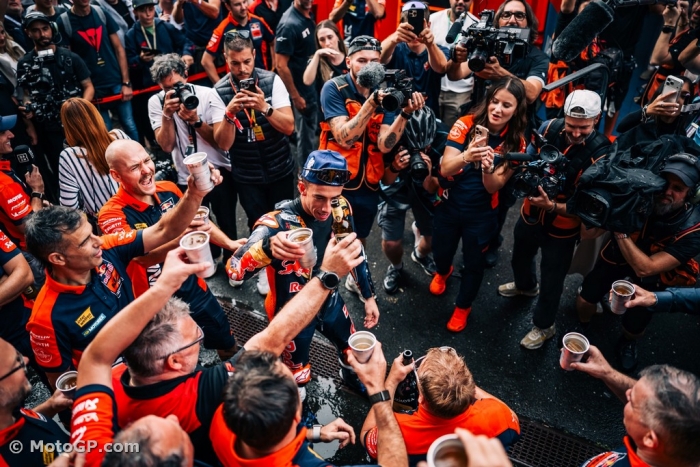 Acosta fends off Aprilia charge to claim dream maiden win