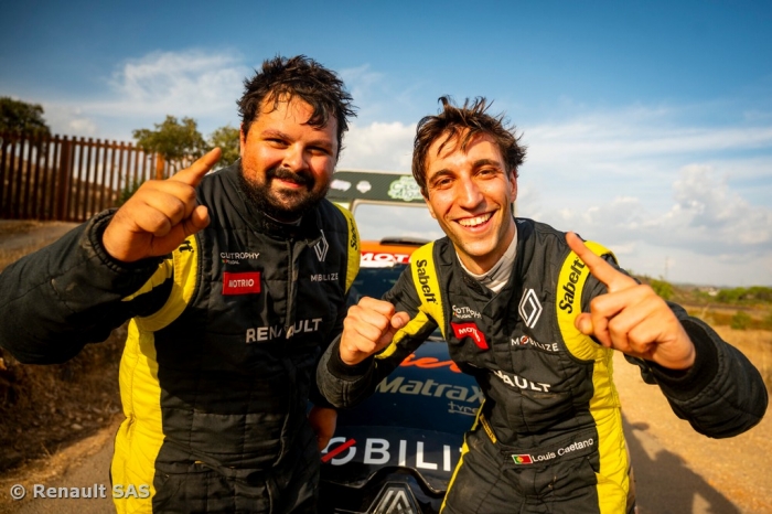 Lu&iacute;s Caetano vence no Algarve e assegura o t&iacute;tulo do Challenge Clio Rally5