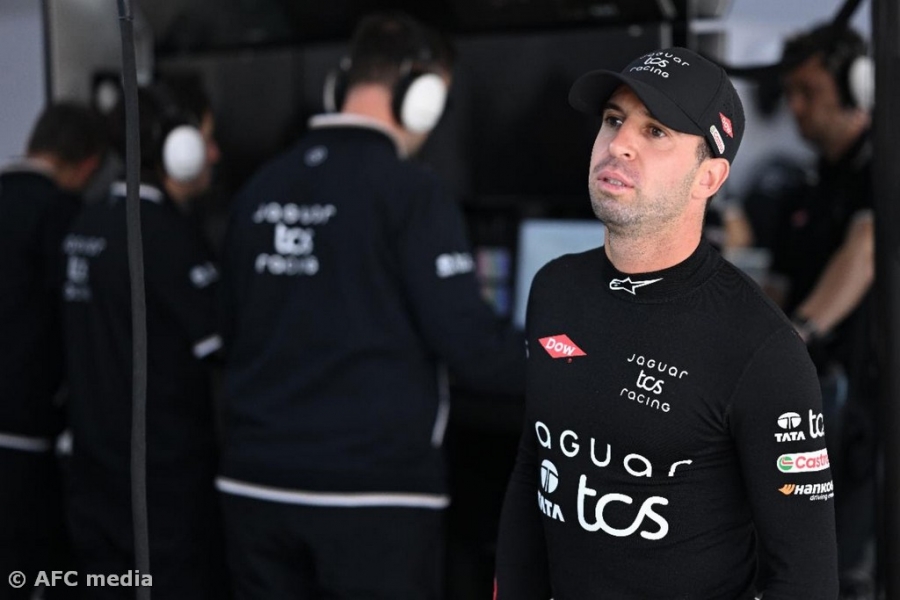 F&eacute;lix da Costa "morre" na praia e perde p&oacute;dio em Miami