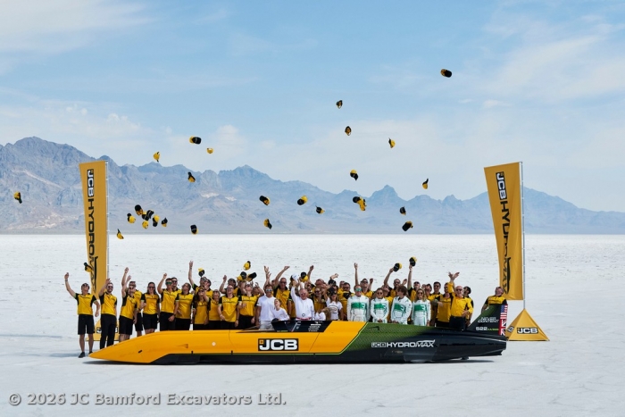 Hydrogen-Powered JCB Hydromax Sets 406.320 MPH World Land Speed Record