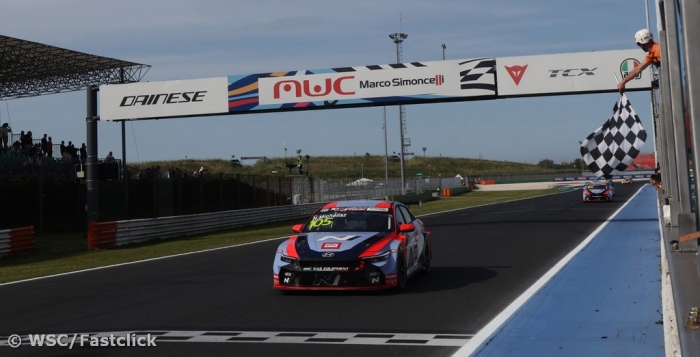 Michelisz emerges as the first winner of the season