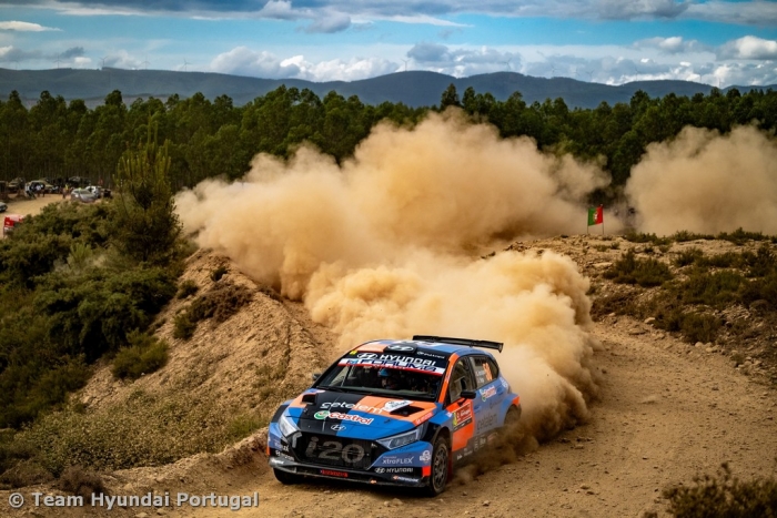 Team Hyundai Portugal ao ataque no asfalto do Rally de Lisboa