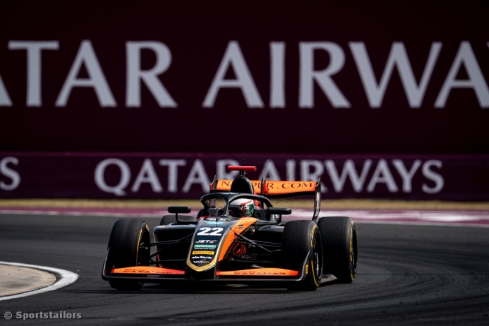 Ivan Domingues é empurrado para fora da Sprint