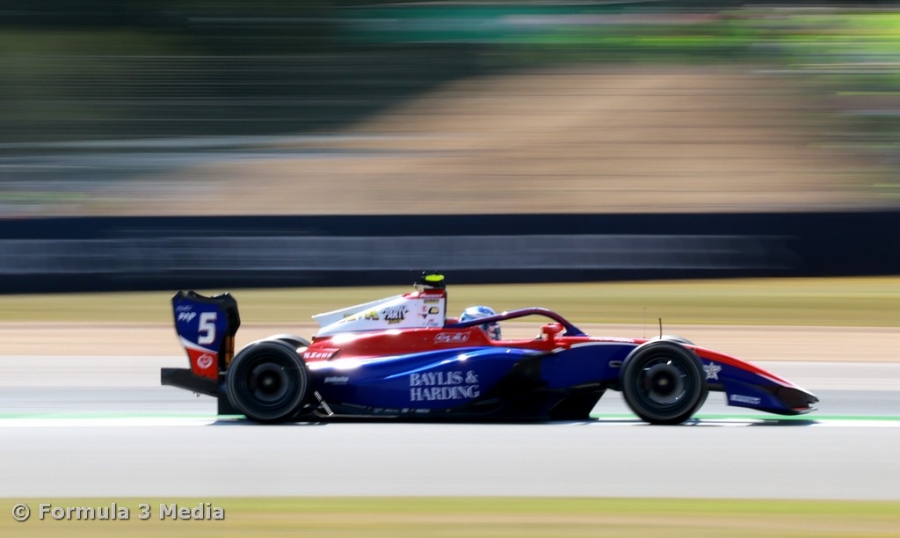 Slater takes maiden F3 pole on home turf