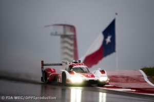 Porsche conquers changing conditions to triumph in Texas