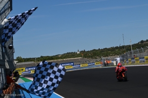 Marquez escapes Acosta and Bezzecchi to Victory